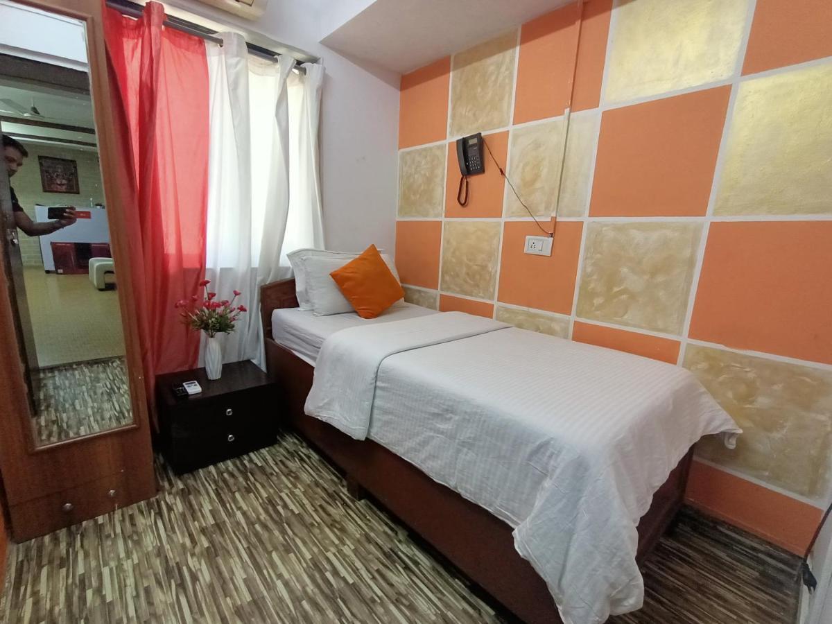 Kalpataru Hometel 뭄바이 외부 사진